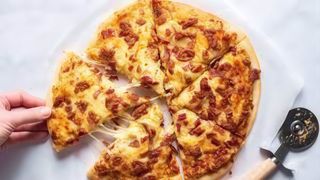 Pizza Bacon Y Pollo (28 Cm.)