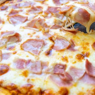 Pizza jamón y queso (32 Cm.)