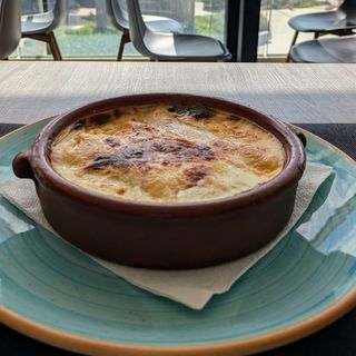 canelones de carne con cebolla caramelizada
