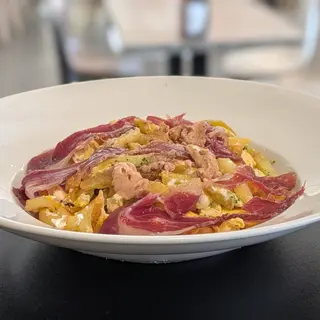 Ración De Huevos Rotos Con Jamón Ibérico Y Foie