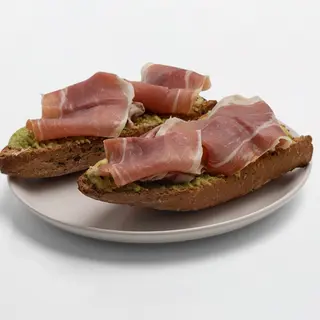 Tostada De Aguacate Y Jamón 