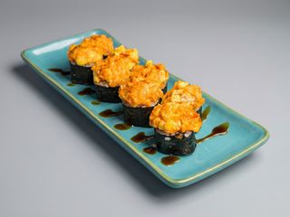 Tartar con salmon ahumado y mango