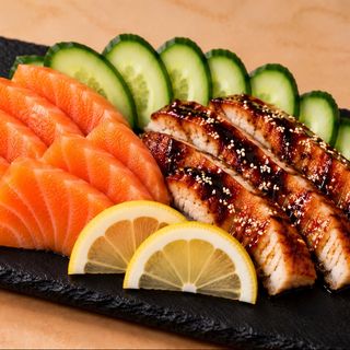 Mix Sashimi Anguila y Salmón