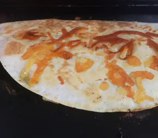 Quesadilla De Bacon Y Carne