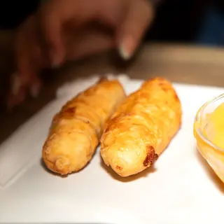 TEQUEÑOS DE QUESO