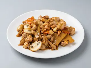 Pollo Con Anacardos Y Verduras