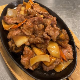 84. Ternera con salsa de ostras