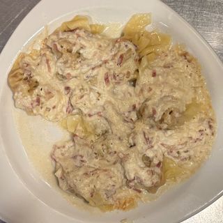 34. Wang Tong con salsa carbonara