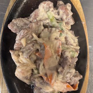 87. Ternera con Salsa De Yogur