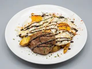 Huevos estrellados con foie