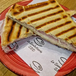 34.Jamón serrano
