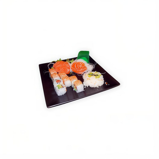 63.Bandeja Uramaki sashimi y arroz de sushi (17 uds.)