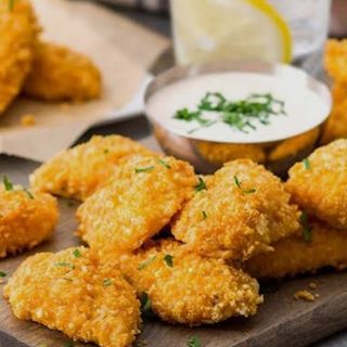 nuggets de pollo con salsa de miel y mostaza