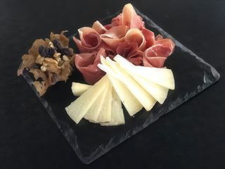 Pizarra De Jamón Y Queso
