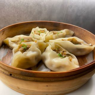 25.Gyozas de Ternera a la Brasa (picante) (6 Pzs.)