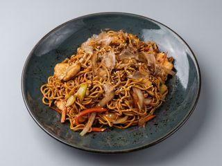 73.Yakisoba Con Ternera