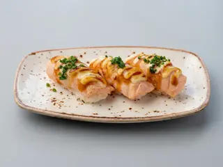 87.Nigiri De Salmón Aburi (2 Pzs.)
