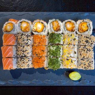 \\\\Bandeja del Caballero Dragón (24 Uds.)\\\\