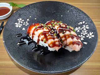 Nigiri Salmón Flambeado (2 Uds.)