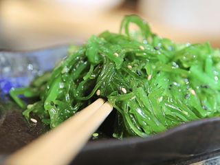 2.Wakame (Ensalada de algas japonesas)
