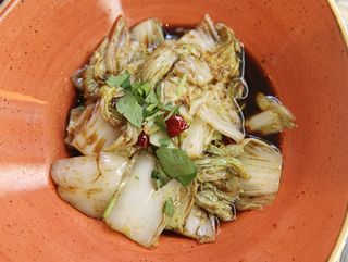 56.Col china salteada en salsa vinagreta