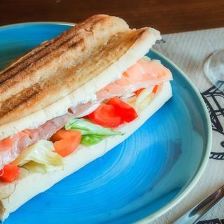 Bocadillo con salmón ahumado Nº1