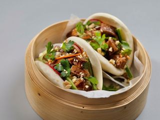 Pan Bao de carrillada de cerdo con salsa de kimchee