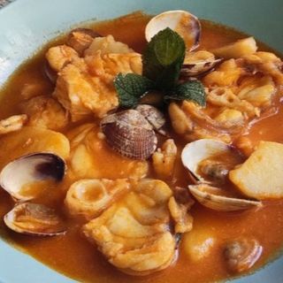 Rape a la cazuela con Almejas