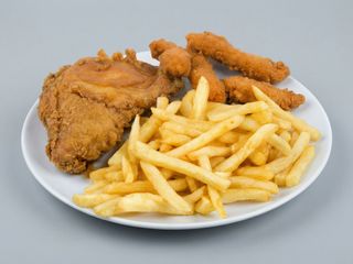 Pollo Frito Con Patatas Fritas
