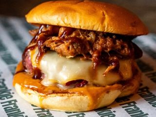 Hamburguesa mixta pulled pork