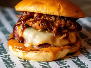 Hamburguesa pollo pulled pork