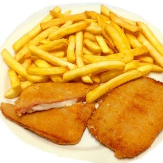 San Jacobo Con Patatas Y Huevo A La Plancha