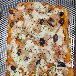 Pizza Tonno (Media)