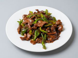 ternera con pimientos verdes