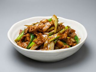 96N-Ternera Con Salsa Yakiniku