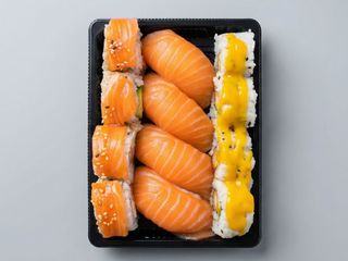 501-Menú Yummy 12(12 piezas+1 tempura de langostino de regalo)