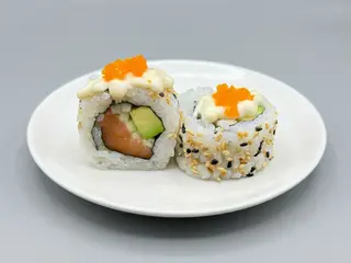 61. Salmón roll (8 uds.)