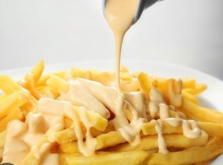 Patatas fritas con queso