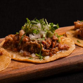TACO DE CARNITAS (1ud)