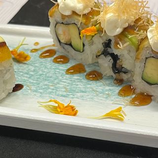 103.Maki frito picante (6 uds.)