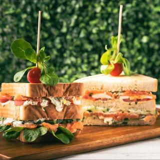 Sándwich Bomba De Salmón
