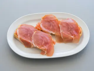 Tostada Con Jamón Serrano Y Queso Fundido