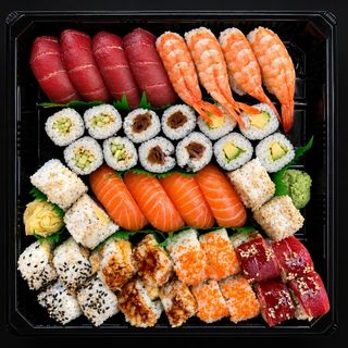 Bandejas De Sushi Variado 4 Personas (44 Uds.)