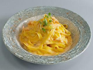 Tagliatelle Al Gorgonzola Y Salmón