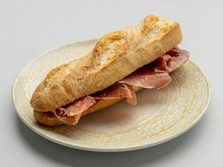 B. Jamón Serrano Y AOVE