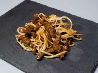 Ternera Con Brotes De Soja