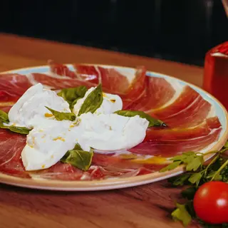 Mozzarella di Bufala e Prosciutto con Pan Casero