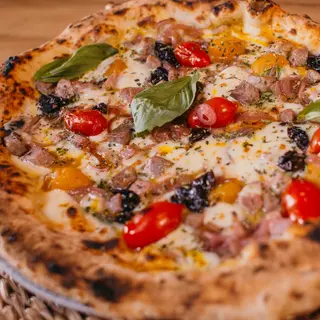 Pizza Tonno Fresco