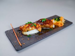 nigiri foie gras  (2 pzs.)
