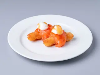 134.Salmón,langostino, queso roll